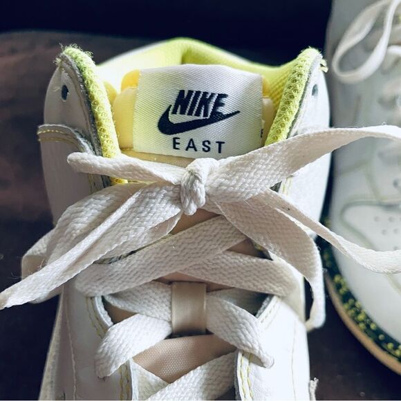 Nike Dunk High Rivalry Pack ‘East’ White Yellow Size 11 US 45 344648-112 2009 - Picture 13 of 13